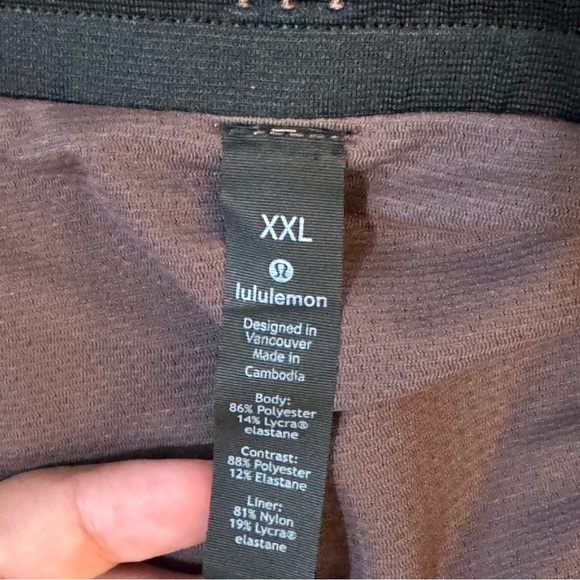 lululemon X Barry's Stronger as One Lined Short

#154 - Picture 3 of 9